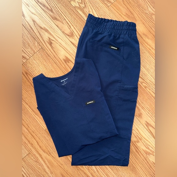 Jaanuu Navy Scrub Set - Picture 2 of 2